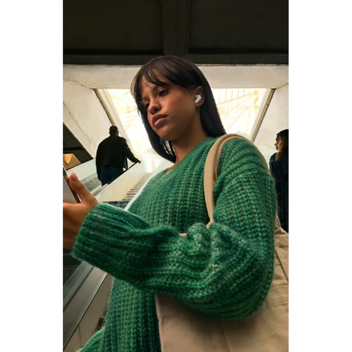 Apple Airpods Pro (3rd Gen) MagSafe Charging Case (USB‑C) Active Noise Cancellation