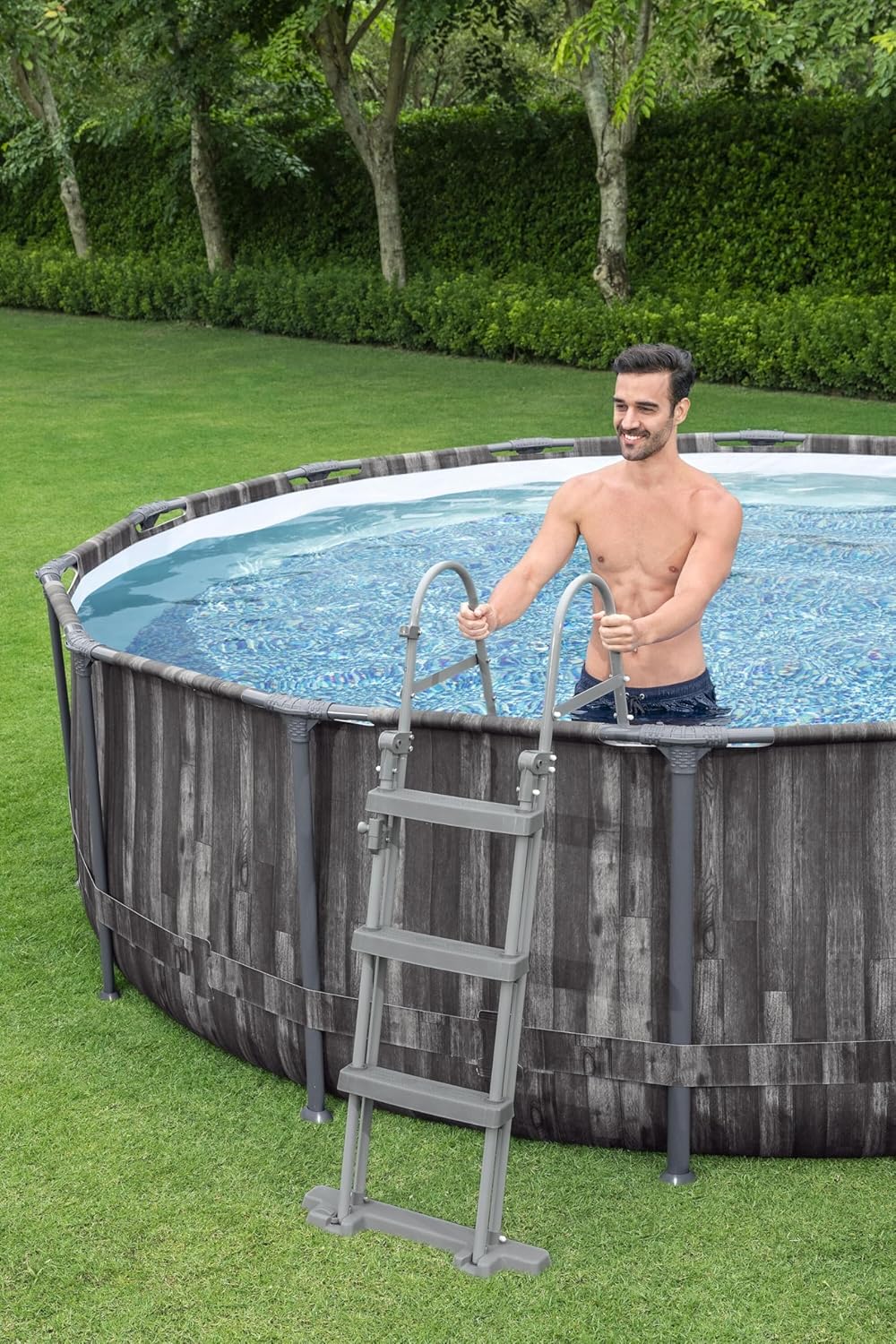 طقم مسبح بست واي مقاس ٤٫٢٧ متر × ١٫٠٧ متر يشمل المسبح ومضخة فلتر (٢٢٠–٢٤٠ فولت) وسلم وغطاء، متوافق مع خرطوشة فلتر ٥٨٠٩٤ (٢٢٠–٢٤٠ فولت)، رقم الموديل ٥٦١٤ زد (غير شامل التركيب)