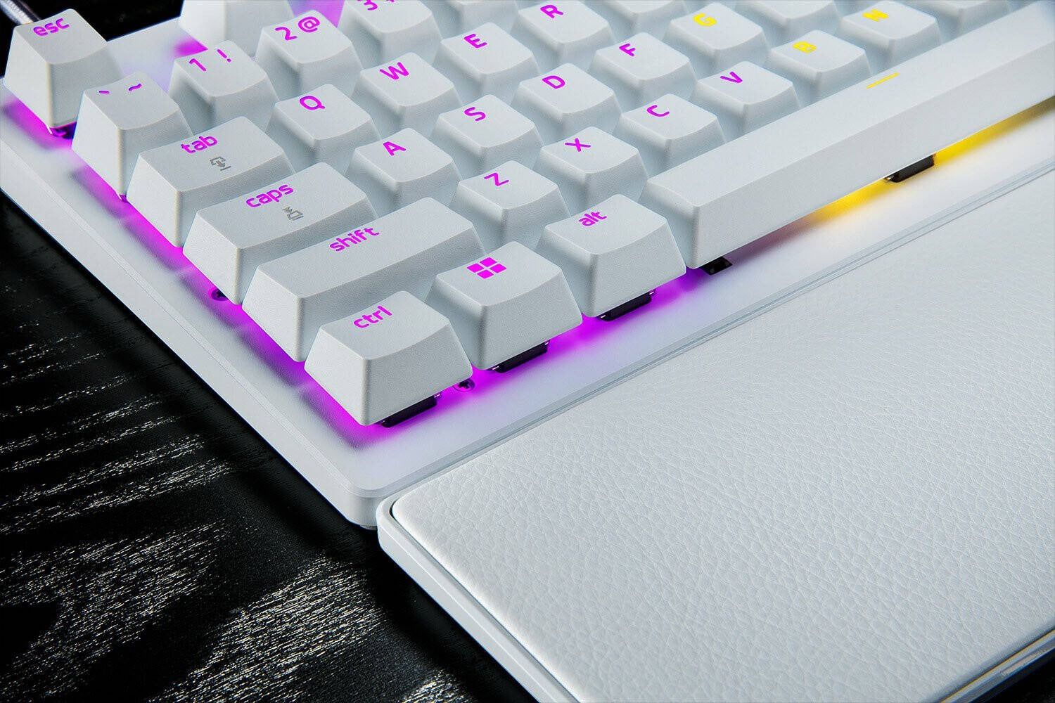 Razer Huntsman V3 Pro Tenkeyless Keyboard- White