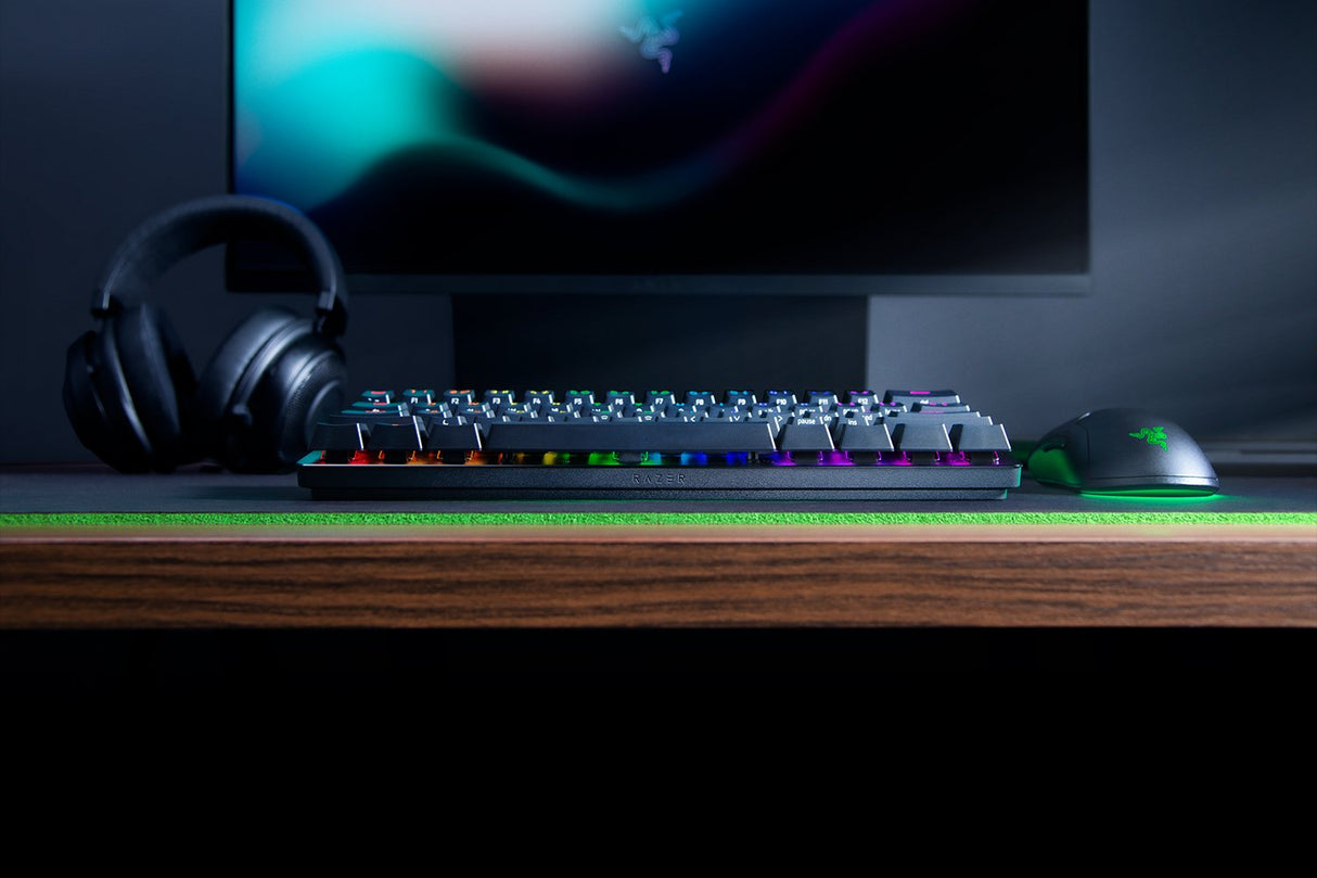 Razer Huntsman Mini Gaming Keyboard 60%, RGB lighting, Purple Clicky Optical Switch - Black RZ03-03390500-R3U1
