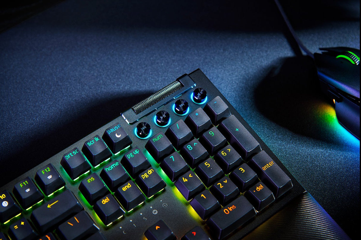 RAZER BLACKWIDOW V4 PRO - Yellow - Level UpRazerKeyboard8887910072189