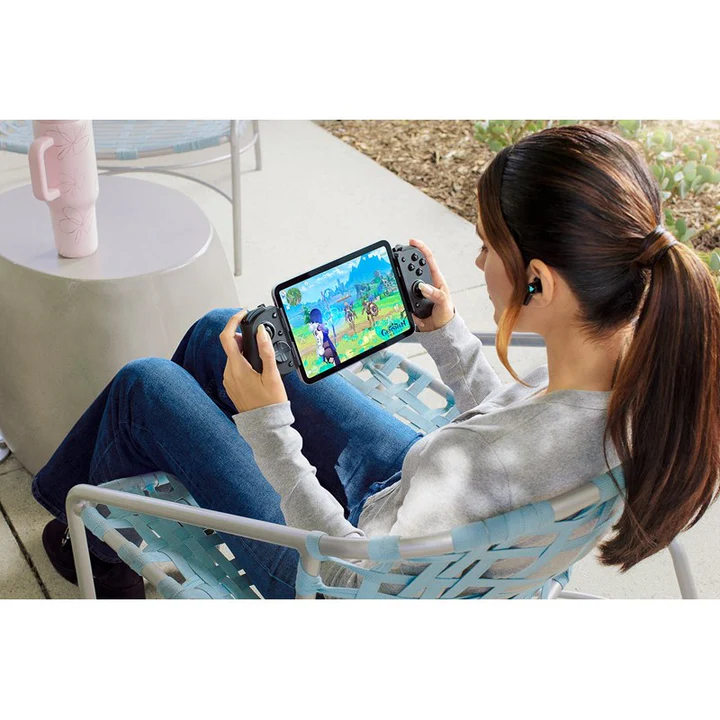 Razer Kishi V3 Pro Haptic USB C Gaming Controller for Phones, Mini Tablets & PC - Black