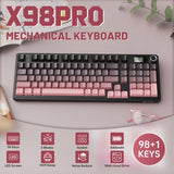 لوحة مفاتيح ألعاب ATTACK SHARK X98PRO بعدد 99 زرًا مع وضع اتصال ثلاثي، وشاشة عرض LED ملوّنة، ولوحة أرقام مدمجة - Pink Blueberry Switch