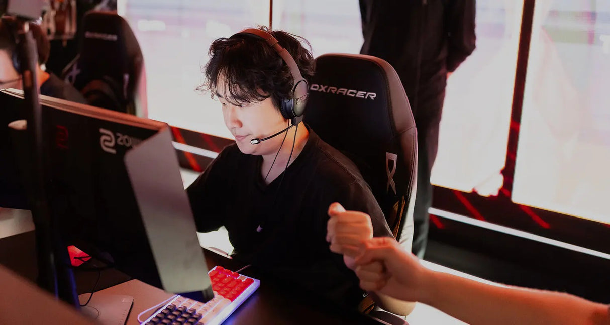 DXRacer Master XL Gaming Chair - Black