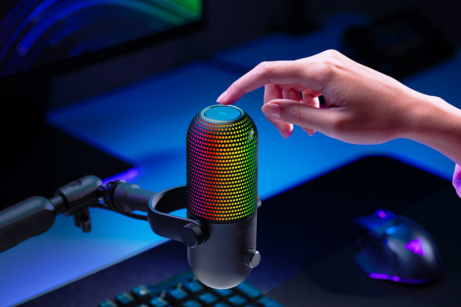 RAZER SEIREN V3 Chroma RGB USB Microphone