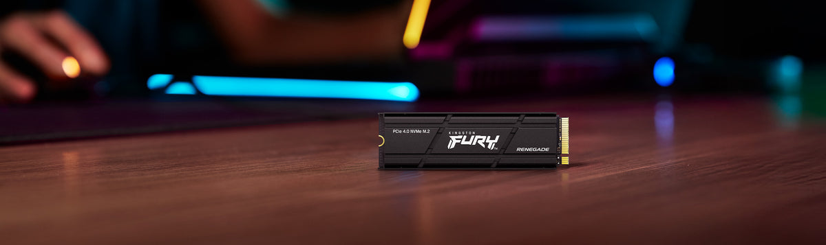 محرك أقراص Kingston Fury Renegade PCIe GEN 4.0 NVMe M.2 SSD مزود بمشتت حراري، سرعة قراءة تصل إلى 7300 ميجابايت/ثانية - سعة 2 تيرابايت (متوافق مع PS5)