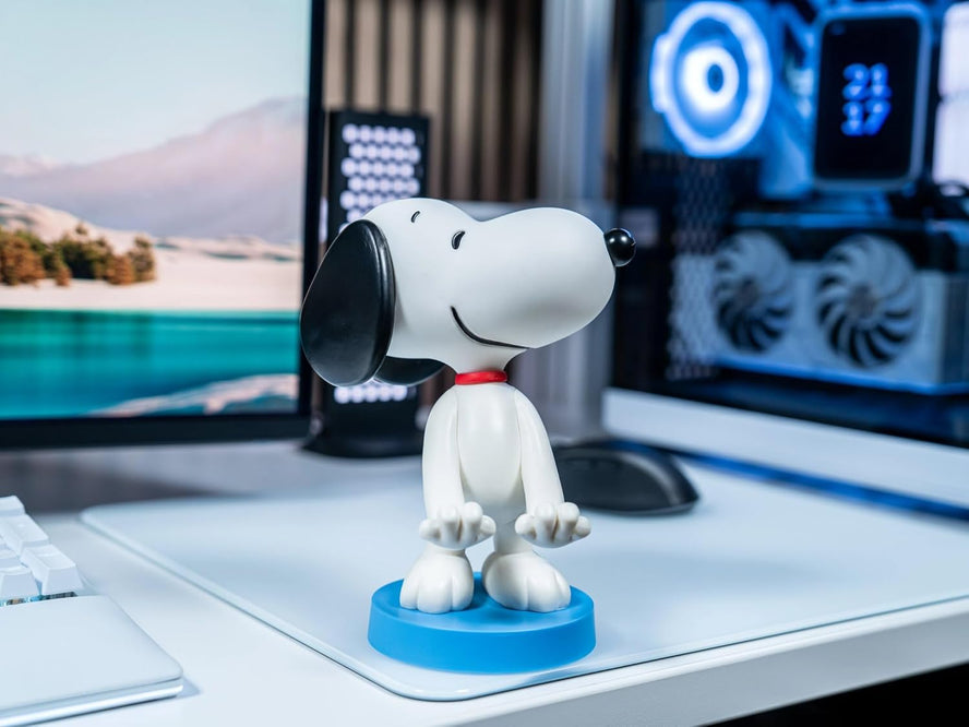 CG Peanuts: Snoopy Controller and Phone Stand