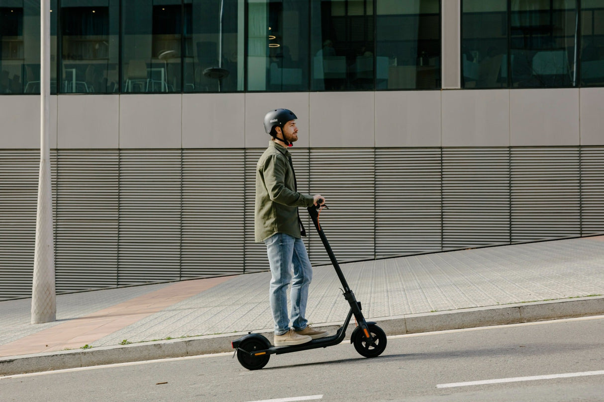 Segway Ninebot - F2 Series Professional commuting electric kickscooter - Level UpSegway8720254406541